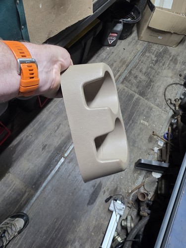Nissan Pattol Y61 Cup Holder Genuine - Picture 2 of 3