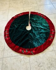 Christmas Tree Skirt Velvet Green  Red Leaf Red Flowers 50"