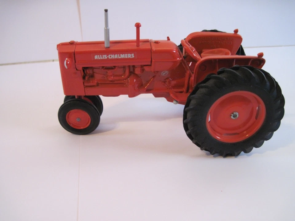 Allis Chalmers Farm Toy Tractor D-17 1/16 - Image 2 of 4
