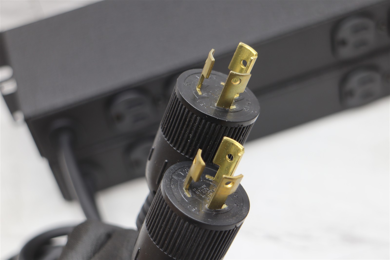 2 LOT - NEW Geist Power Distribution Unit 120V 12A 1500W PDU Power Strip Panel