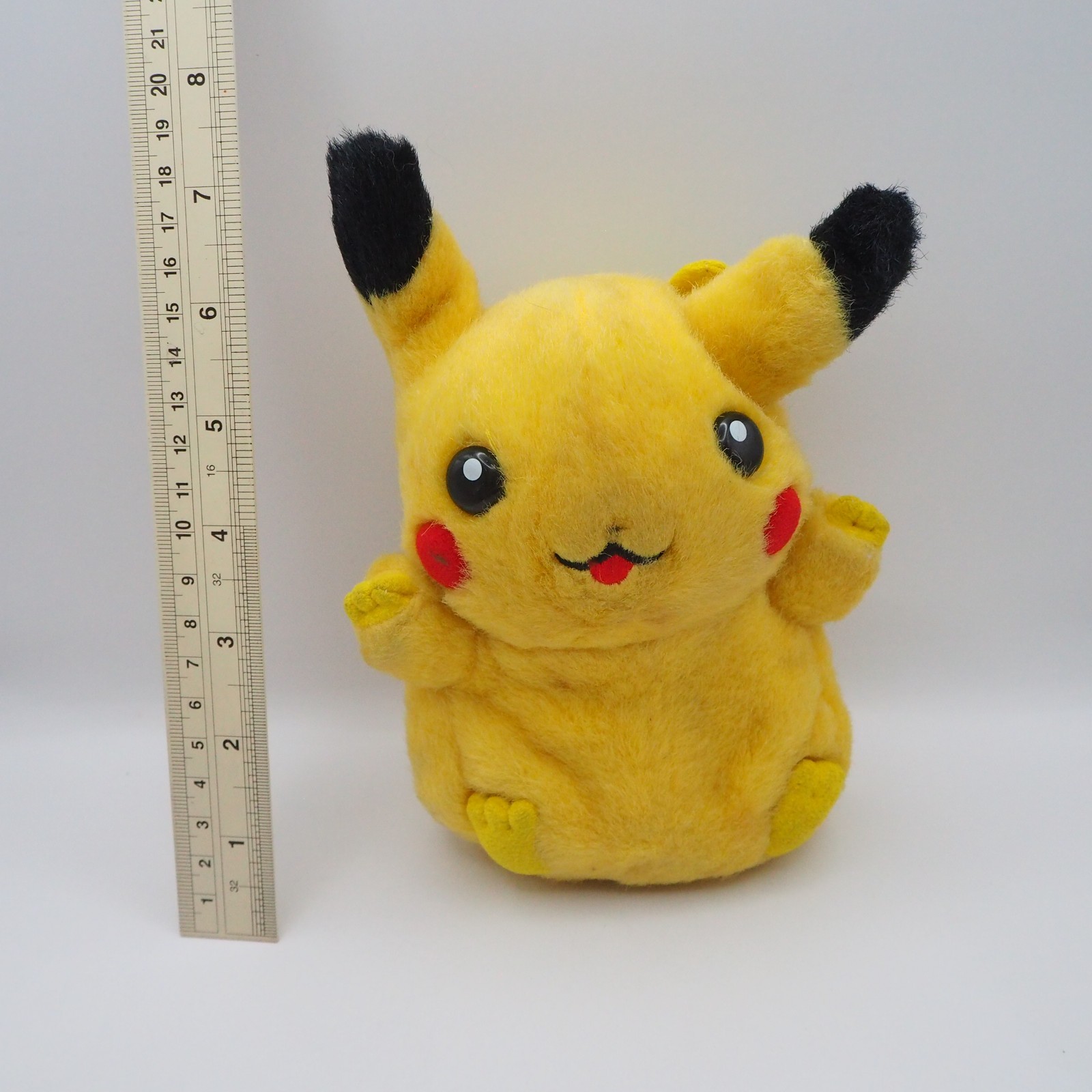 JK42 JUNK Pikachu Pokemon Tomy NOTWORKING Fuzzy Plush 7" Toy Doll Japan - second product detail image