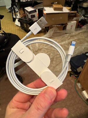 Apple USB Lightning Cable Cord 1M(3.3ft) / AUTHENTIC / NOT FAKE / OPEN NEW