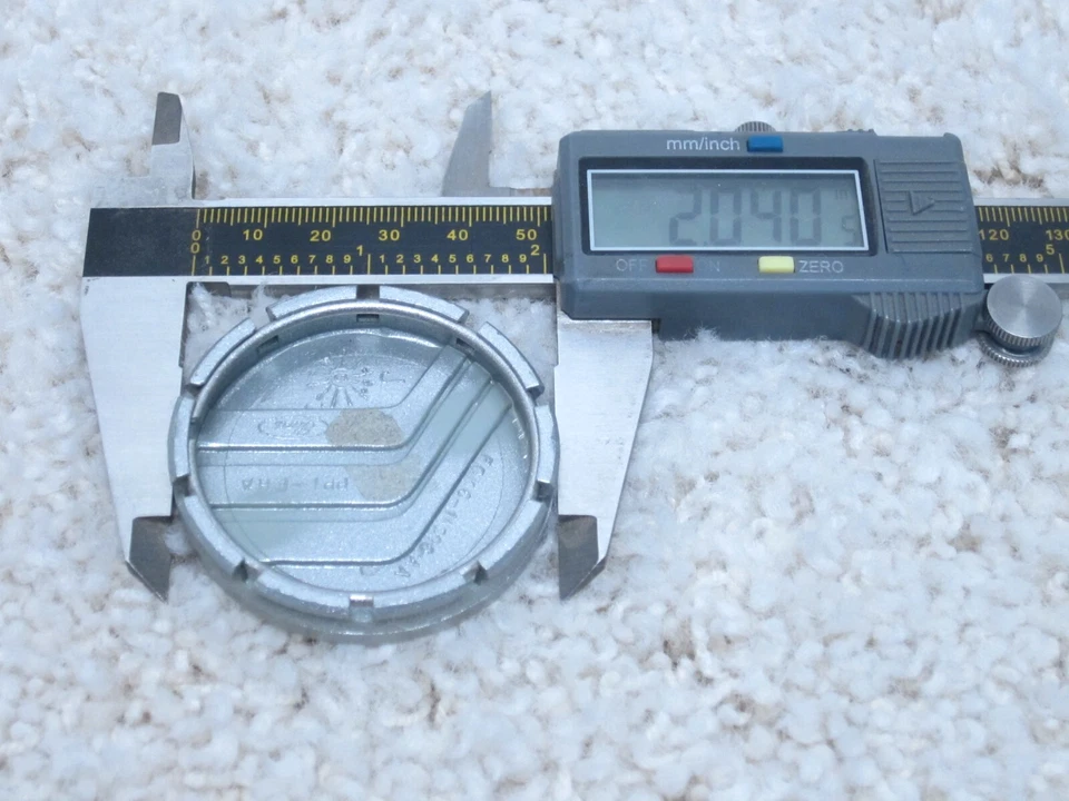 Mercury Tracer 1997-1999 OEM llanta de aleación tapa central plateada F0KC-1A096-AA #A-1 Foto 2 de 2