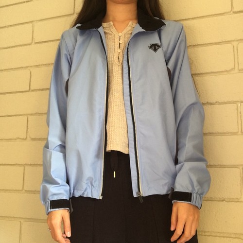 Descente Light Weight Windbreaker 