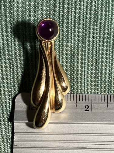 One Pair Of Amethyst Cabbchon Vintage 14K Yellow Gold Earrings - Picture 9 of 12