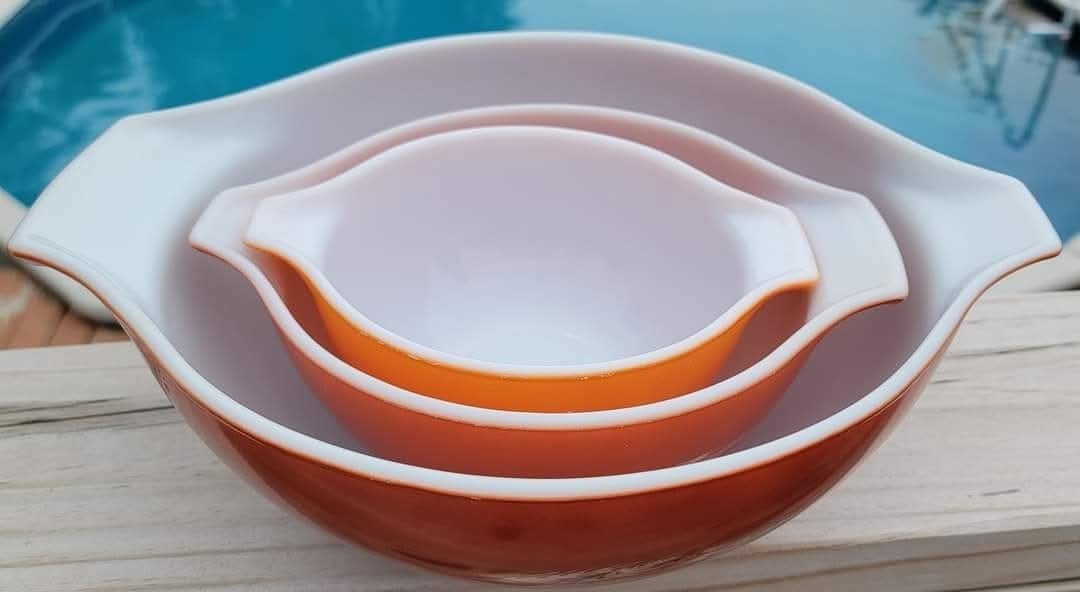 Vintage PYREX Autumn Harvest Wheat Set Of 3 NESTED Mixing Bowls Orange Deep Rust