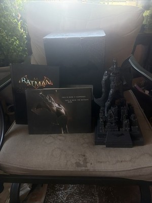 Batman Arkham KnightCollector's Edition ''Gotham City'' Statue Works PS4 NO GAME