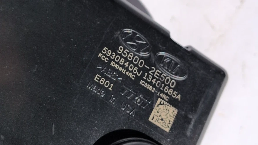 2006-2010 Kia Sportage TPMS module tire pressure monitoring control - Image 2 of 4