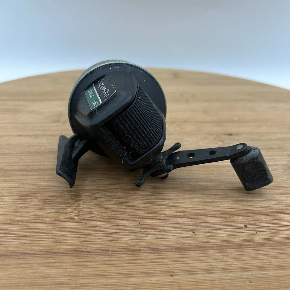 Molinete vintage Johnson Crappie Pro 230 feito nos EUA - Imagem 2 de 4