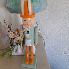 Osterhasen Nussknacker