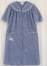Women  s Blue House Dress Duster Grannycore Snap Close Light Airy Sz Med.