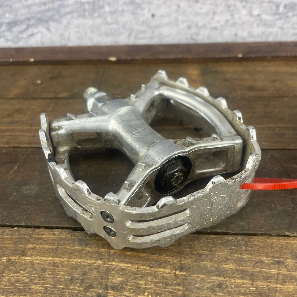 Pedales BMX Victor Old School VP-747 VP 1/2 pulgada Beartrap vintage plateados doblados A3 Foto 4 de 4