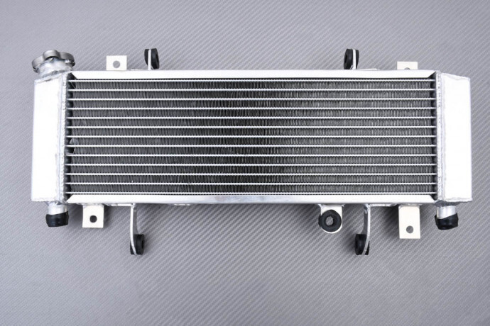 Radiateur alu pour fiabiliser le moteur SUZUKI TL1000R 1998