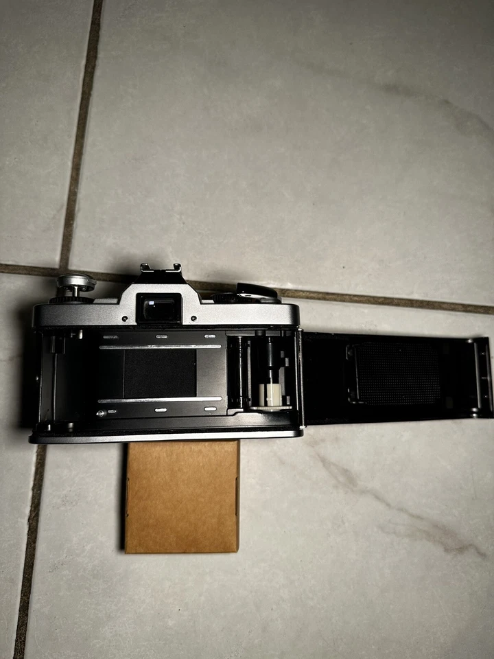 Minolta XG-A CON LENTE ZOOM, LENTE PRIME Y MÁSCARA PANORÁMICA SELLOS DE LUZ NUEVOS Foto 4 de 4