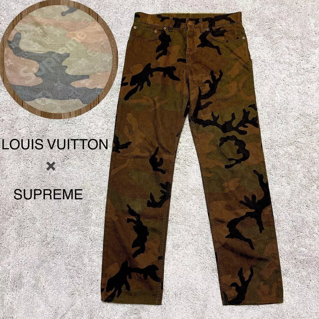 Pantalon en jean jacquard Louis Vuitton x Supreme ? Camouflage monogramme (taille 28)