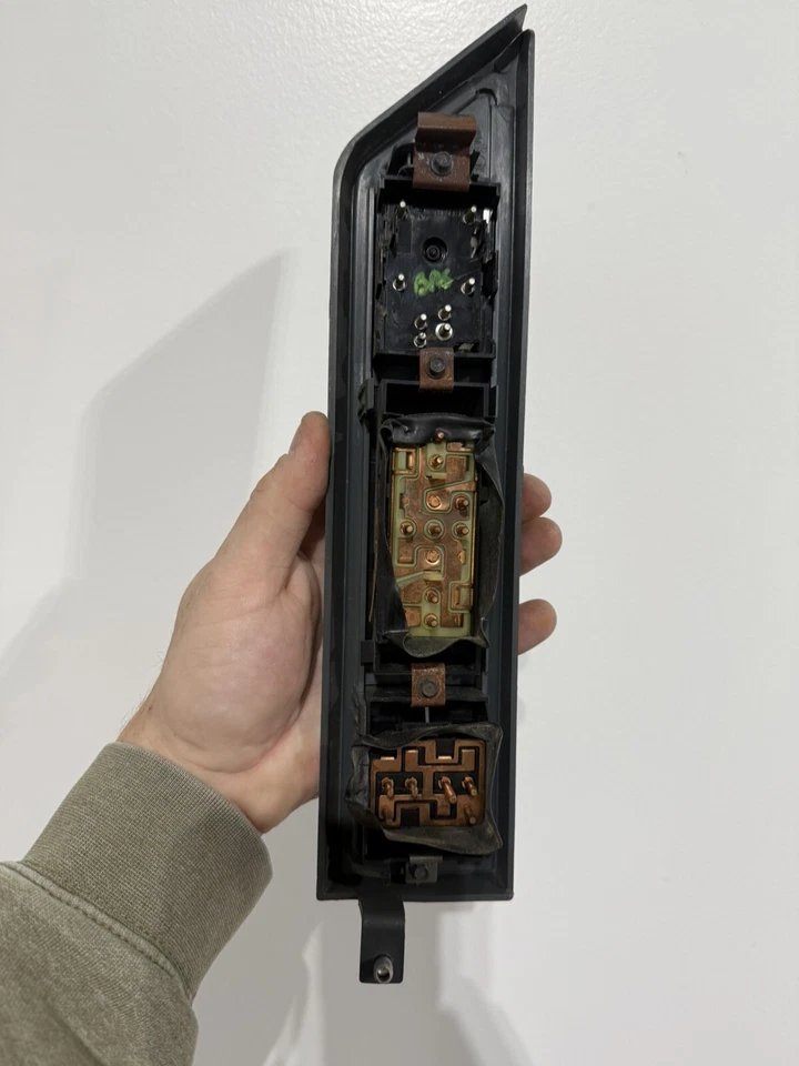 Master Window , Mirror & Seat Switch For 1987 Oldsmobile Toronado 2 Door - Image 4 of 4