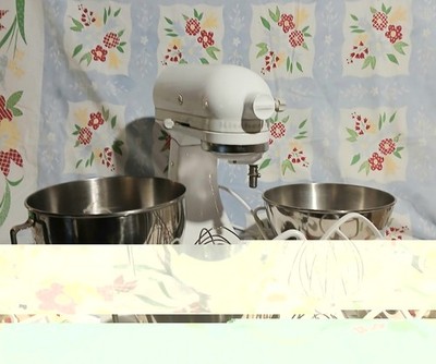 Kitchen Aid Stand Mixer-white