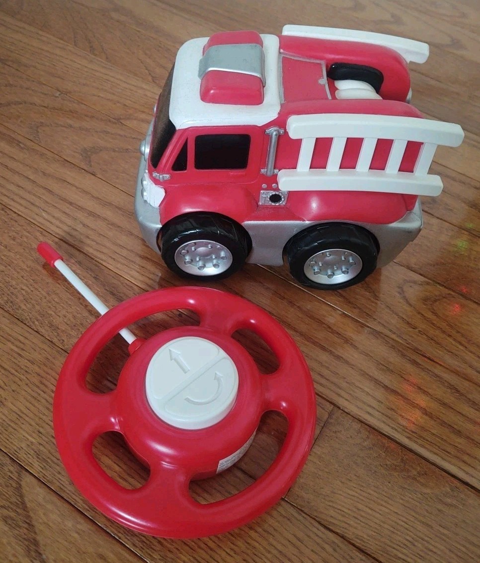 Kid Galaxy Chunky Remote Control Fire Truck, Siren Sound/Drives! WORKS!
