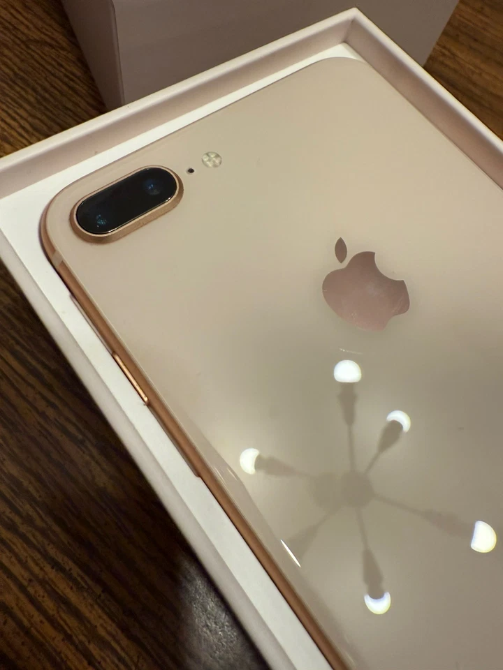 Apple iPhone 8 Plus - 256 GB - Dorado - Desbloqueado con Extras Foto 3 de 4