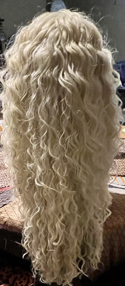 Peluca Completa Vanessa 109% Sintética T4HB / Color Mogany: 613 Rubio - Frente de Encaje Largo Foto 2 de 4