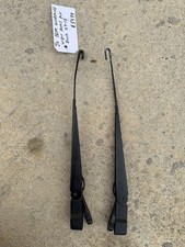 07-18 Jeep Wrangler Jk Windshield Wiper Arms Pair Oem Black