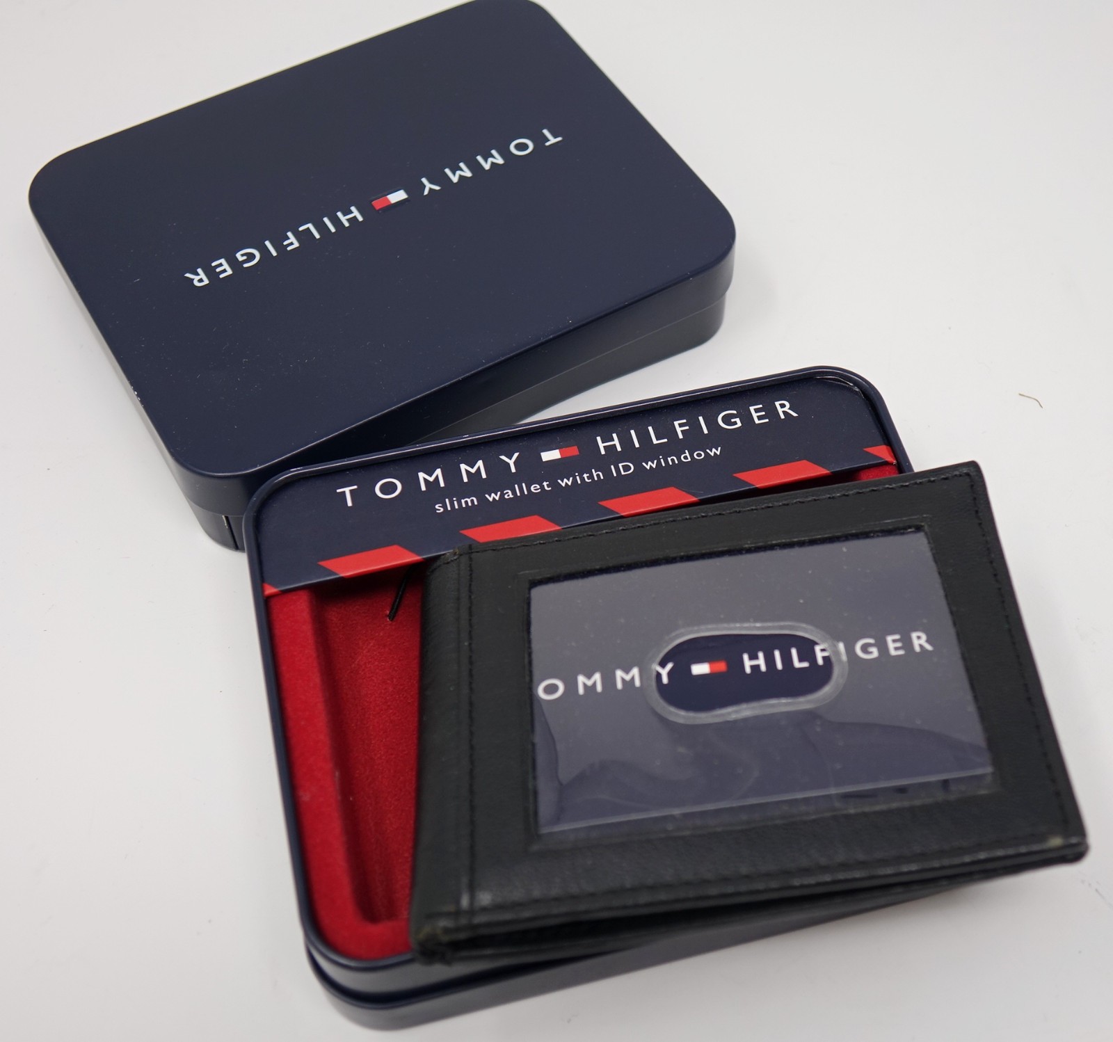 NEW Tommy Hilfiger Mens Black Genuine Leather Trifold Slim Wallet ID Window 4290₽