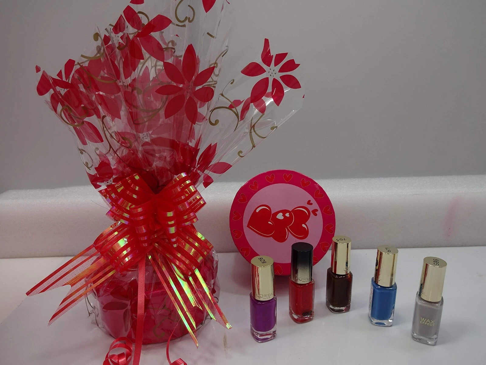 L'Oreal Colour Riche Nail Polish 5 x Nail Collection In Gift Hamper