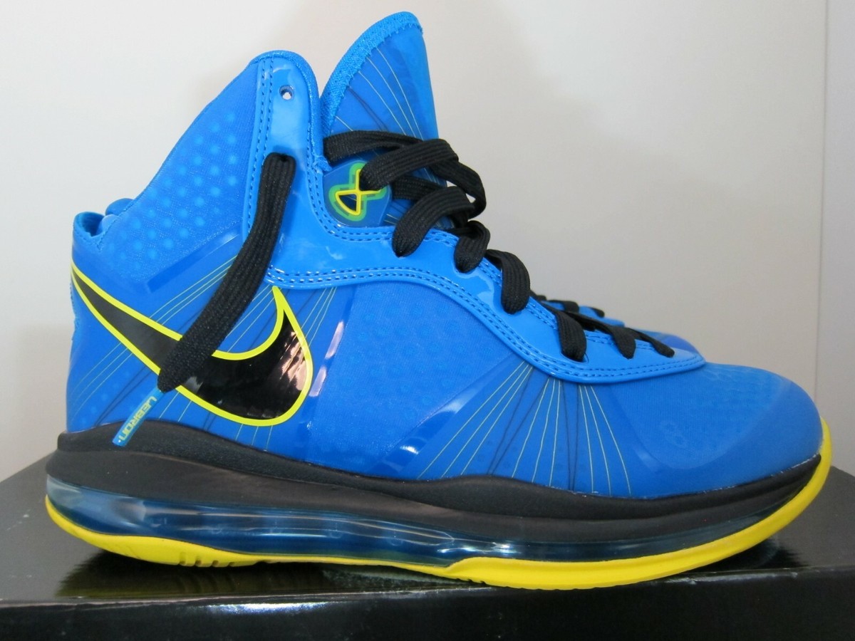 Lebron 8 Entourage Nike revisits the 2011  main image 3
