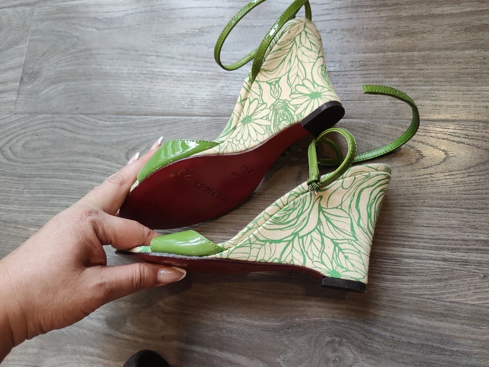 Sandalias de cuña Hilfiger verde charol punta abierta talla 6 1/2 M (USADAS) Foto 3 de 4