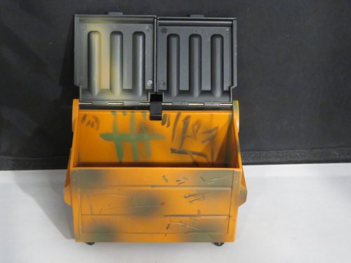 WWF 1998 Jakks Pacific - Back Alley Brawl - Orange Dumpster Weapon Accessory WWE - Picture 5 of 9