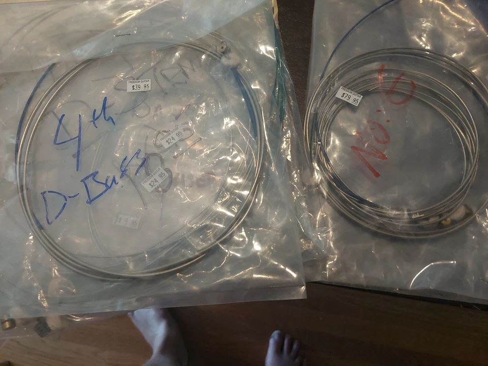 Assorted 4/4 upright and other Bass 6 E 10A and 6 d strings and 3 used sets  - Image 4 of 4