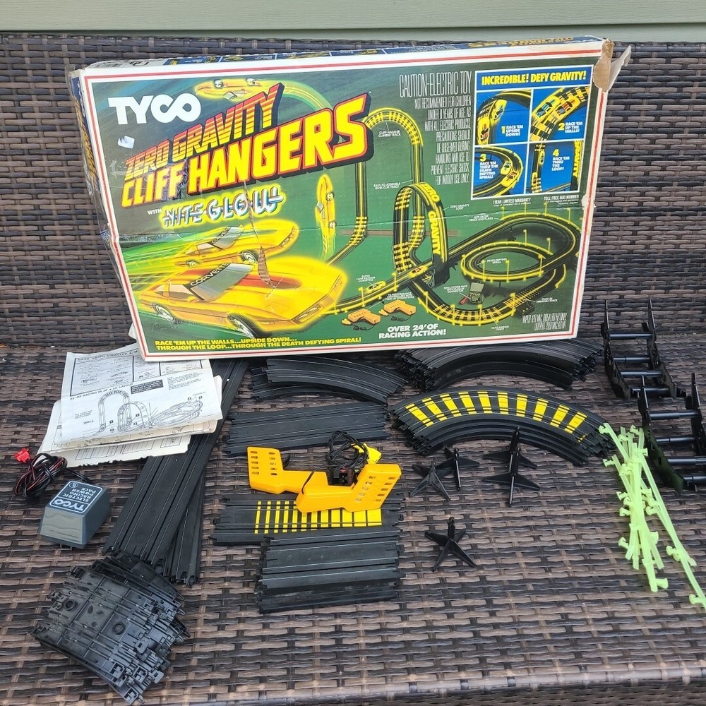 READ Tyco Electric Racing  #6234 Zero Gravity Cliff Hangers No Cars Incomplete