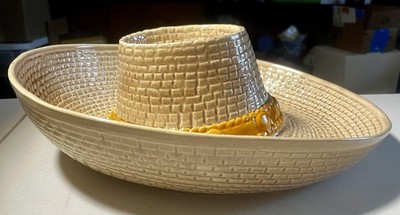 VINTAGE WHITTIER WARE POTTERY SOMBRERO Mexican HAT CHIP DIP SALSA SERVING BOWL