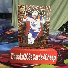 Ryan Nugent Hopkins 23-24 Upper Deck Seeing Red Gold Card Edmonton Oilers 