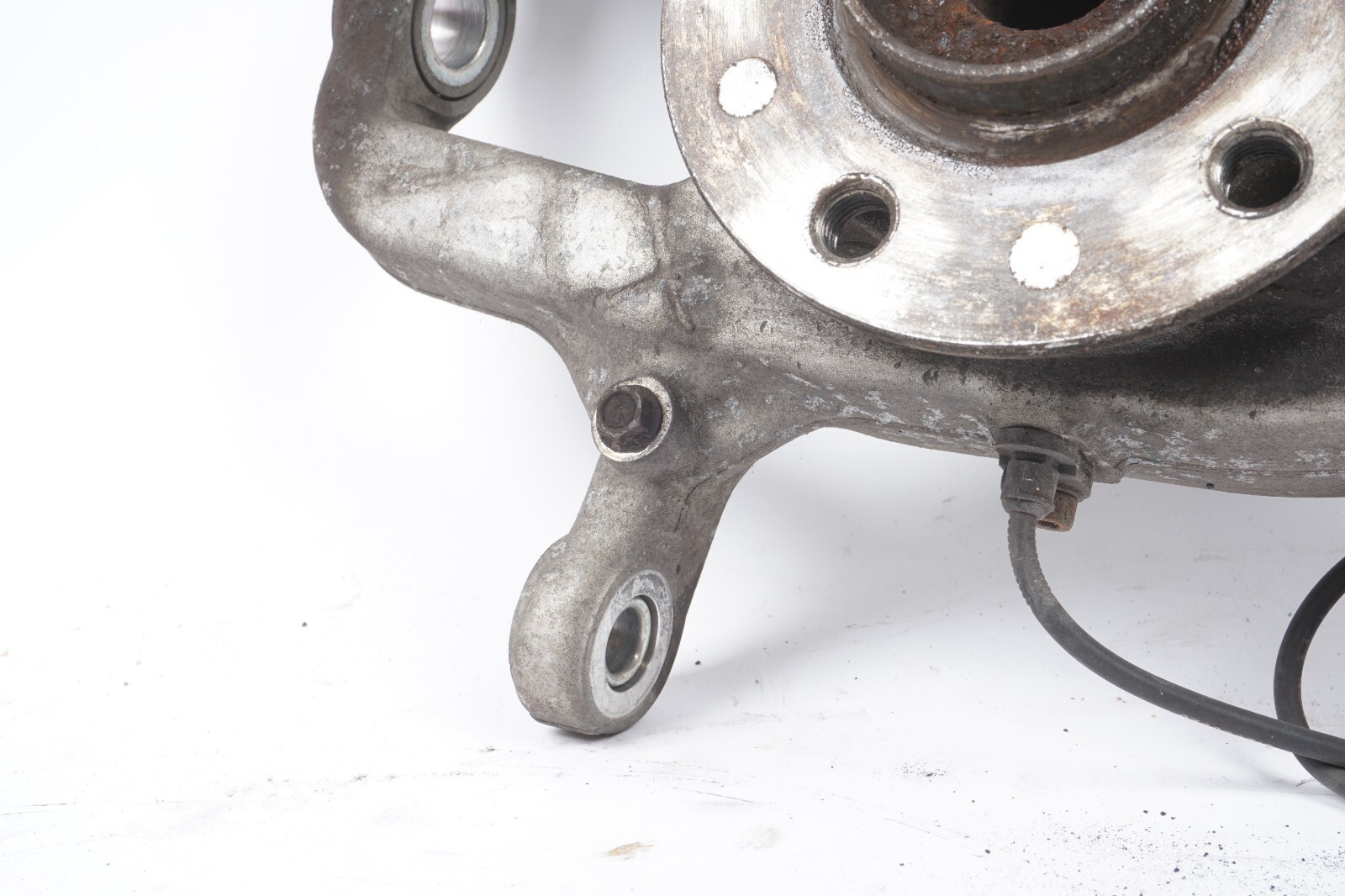2014 - 2019 MASERATI GHIBLI Front Left Driver Side Spindle Knuckle Wheel Hub OEM