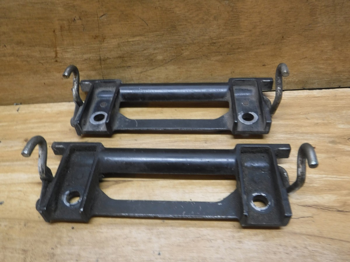 85-86 KAWASAKI NINJA ZX6R ZX6 GPZ600R FRAME CHASSIS GRIP HANDLES