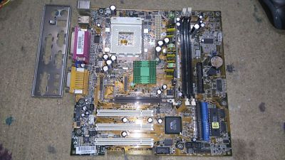Asus A7A266 Rev 1.10 Mainboard +Blende Sockel A 46