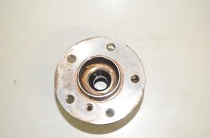 BMW F48 X1 25i xDrive I01 F40 F45 F44 Radnabe mit Lager 8845775 6874443 6850415