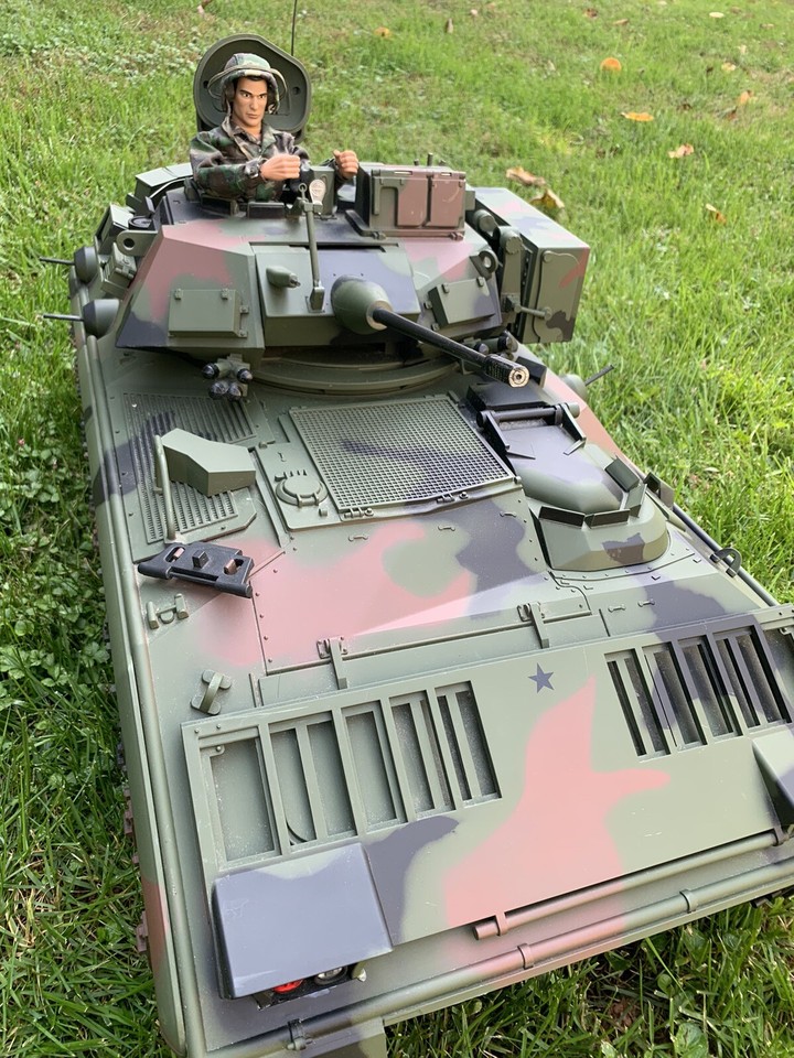 M2 Bradley Fighting Vehicle - 21st Century Toys Ultimate Soldier 1:6 ...