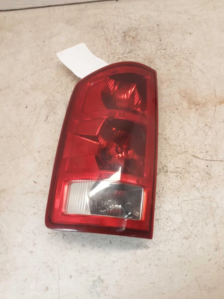 Used Left Tail Light Assembly fits: 2006 Dodge 1500 PICKUP Left Grade B - Imagem 3 de 4