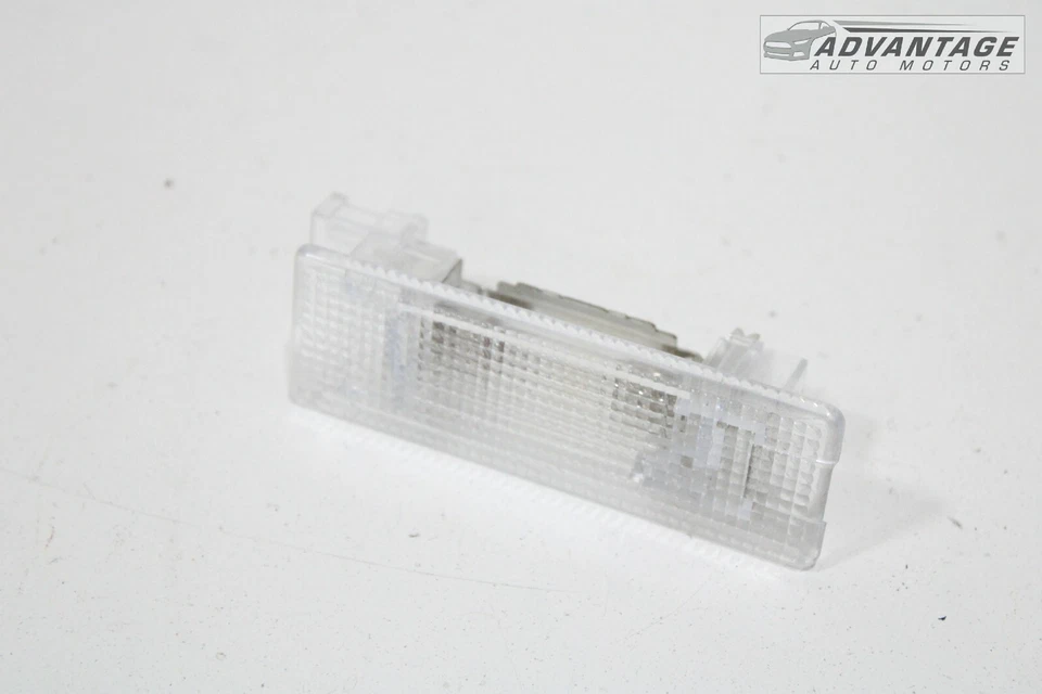 2017-2019 VOLKSWAGEN GOLF ALLTRACK LÂMPADA TRASEIRA PORTA-MALAS 5K0947101 FABRICANTE DE EQUIPAMENTO ORIGINAL - Imagem 2 de 4