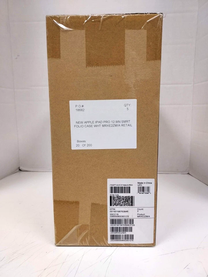 Apple iPad Pro (3rd Gen) 12.9-inch Smart Folio Case White - Bulk Box of 5 Cases - Image 2 of 4