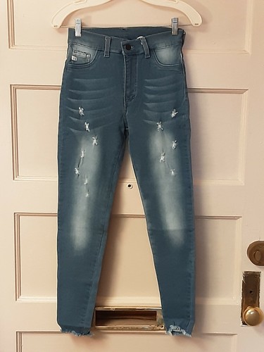 Damen hellblau Stretch Denim Family Jeans mit künstlichen Löchern distressed - Bild 2 von 7