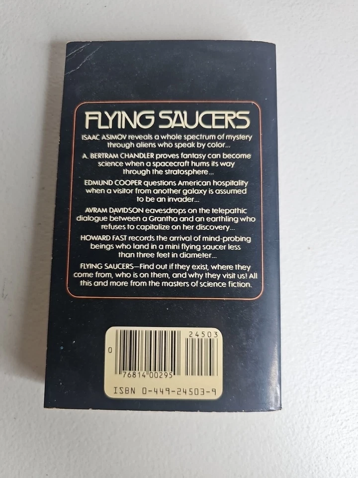 Vintage Paperback Book FLYING SAUCERS Edited By Isaac Asimov 1982 Sci-fi Foto 2 de 4