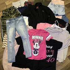 Lot Of Used Clothing Men’s And Women’s Variety Of Styles Sizes And Brands 25pc