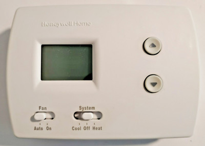 Honeywell 3000 1 Heat 1 Cool Thermostat TH3110D1008 Barely Used