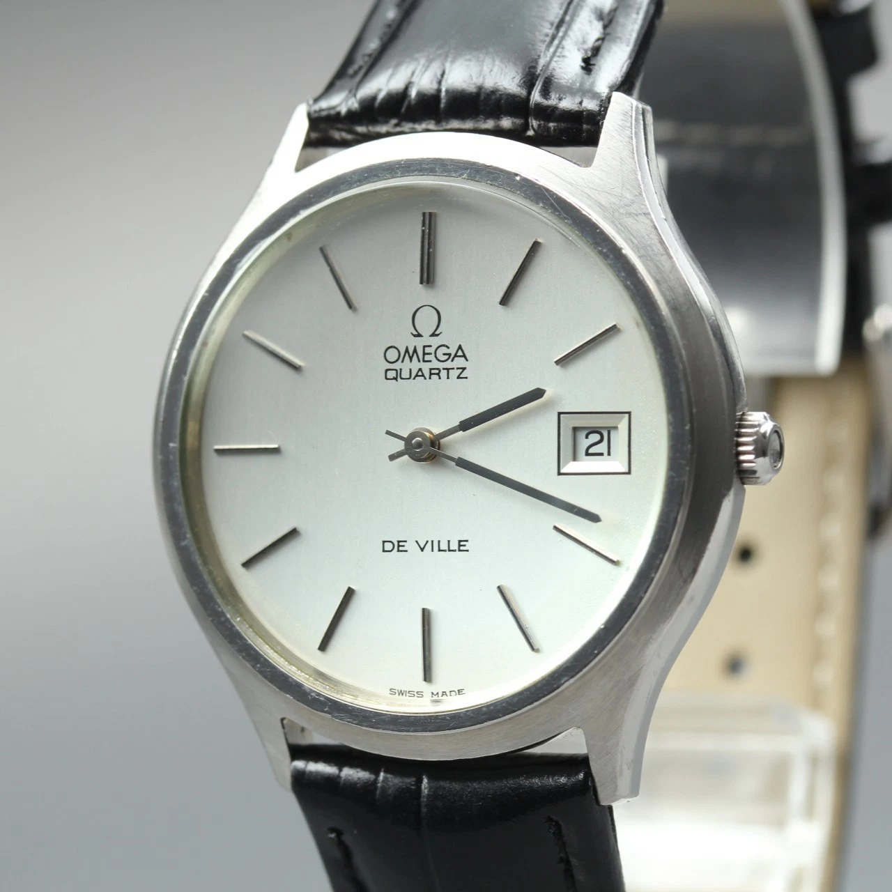 Omega — Vintage [N Mint] OMEGA De Ville 1325 Silver 35mm Push Crown Men's Qz Watch #100