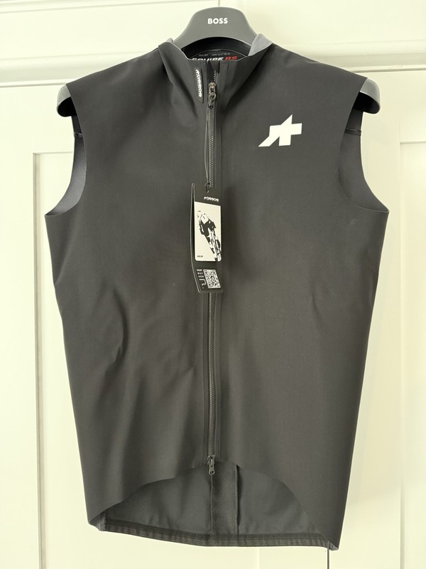 ASSOS EQUIPE RS SPRING FALL GILETS Size XL (NEW)