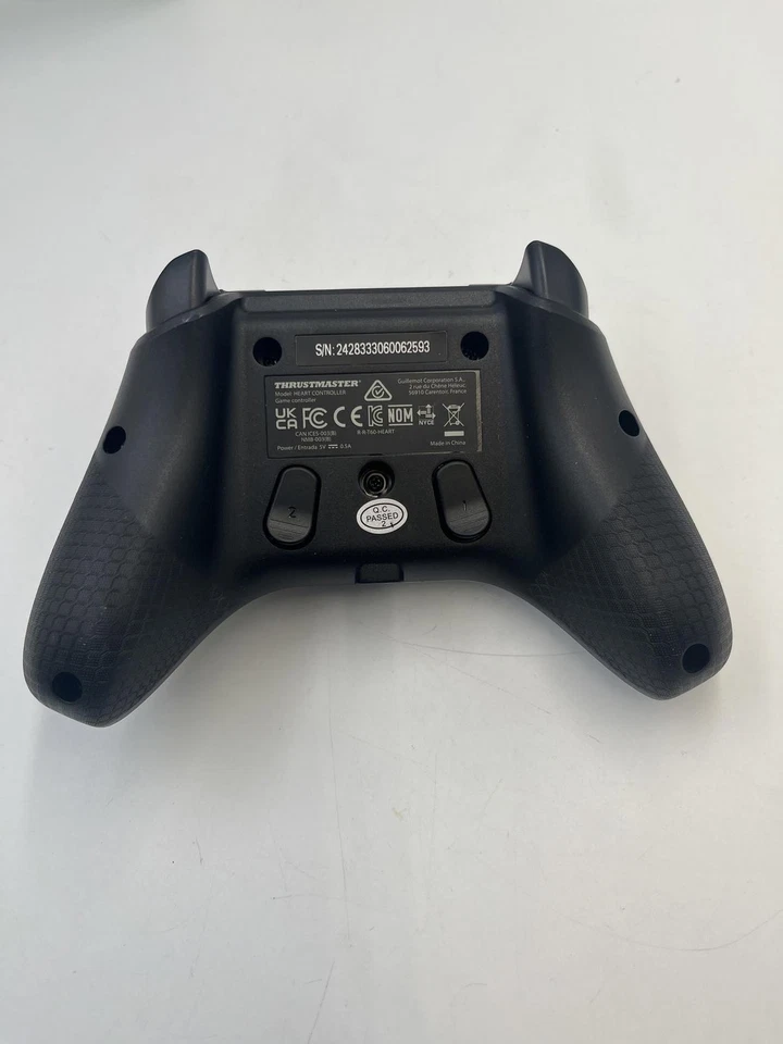 Controlador THRUSTMASTER HEART, Gamepad Efecto Hall Foto 3 de 4