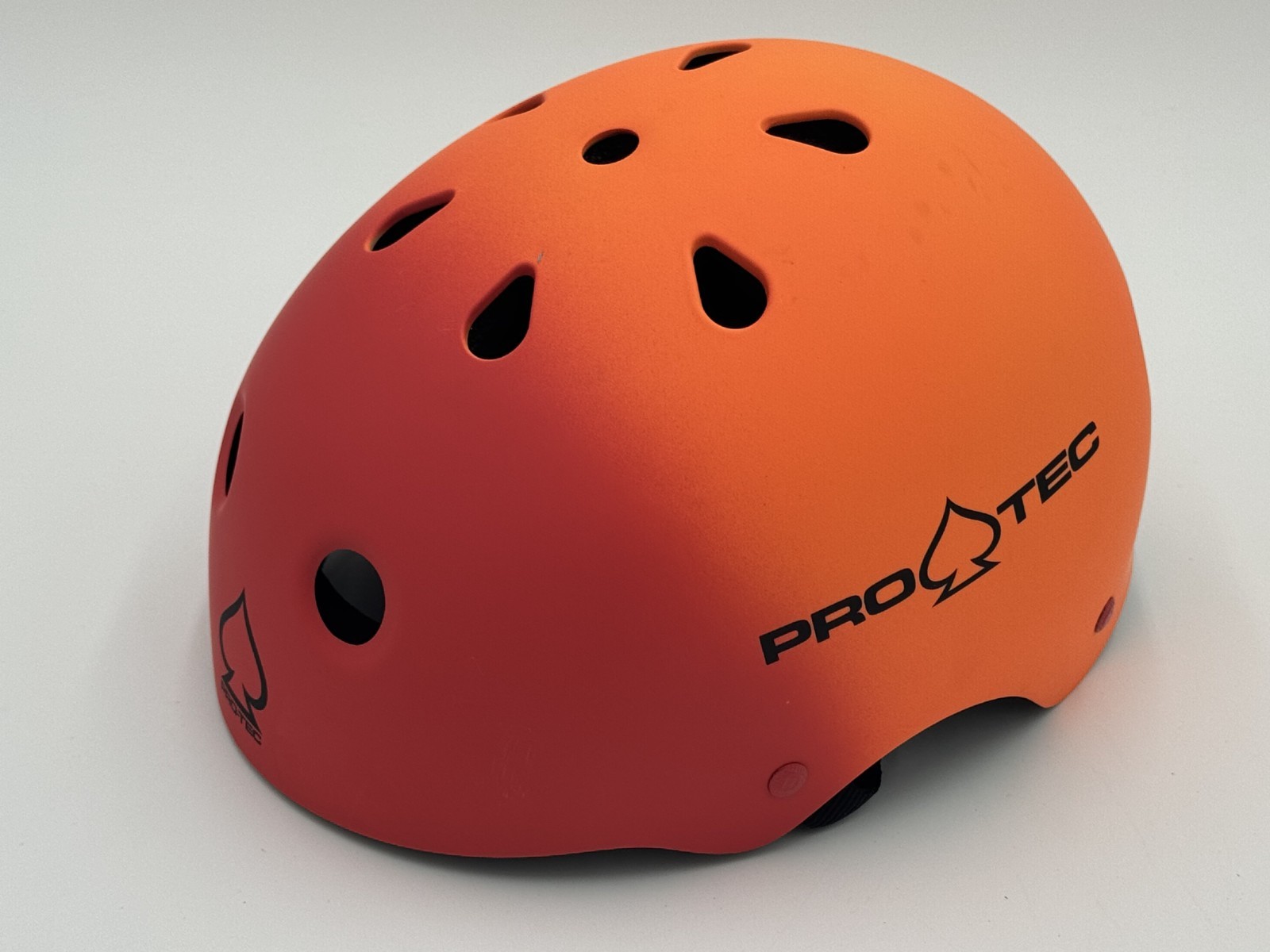 Helmet Old School Medium 2016